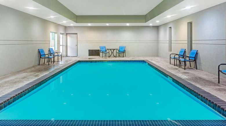 <b>La Quinta Inn & Suites Lubbock South Pool</b>. Images powered by <a href="https://iceportal.shijigroup.com/" title="IcePortal" target="_blank">IcePortal</a>.