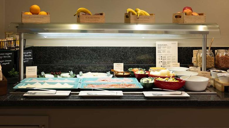 <b>Catalonia Albeniz Restaurant</b>. Images powered by <a href="https://iceportal.shijigroup.com/" title="IcePortal" target="_blank">IcePortal</a>.