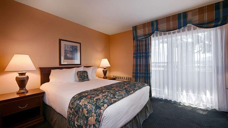 Landing Hotel Room