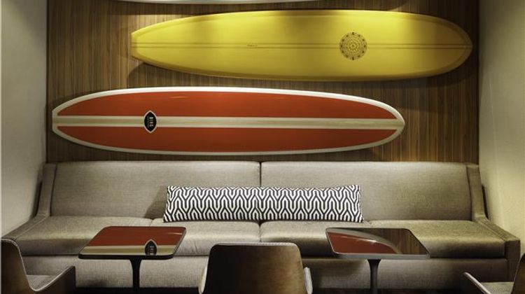 Hyatt Place Santa Cruz Lobby