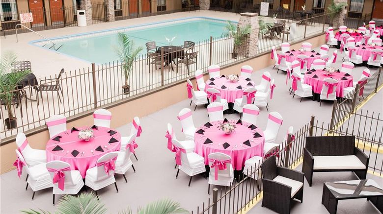 <b>Baymont Inn & Suites Knoxville I-75 Meeting</b>. Images powered by <a href="https://iceportal.shijigroup.com/" title="IcePortal" target="_blank">IcePortal</a>.