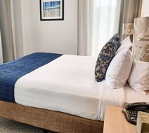 Ramada Suites Albany, Auckland Room