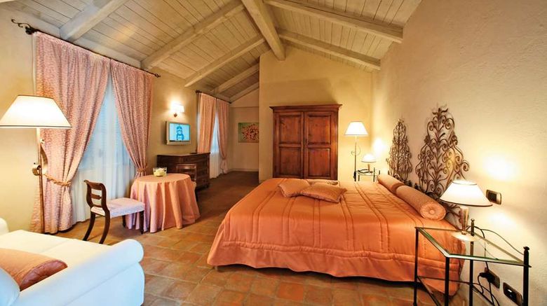 <b>Relais Sant'Uffizio Suite</b>. Images powered by <a href="https://iceportal.shijigroup.com/" title="IcePortal" target="_blank">IcePortal</a>.
