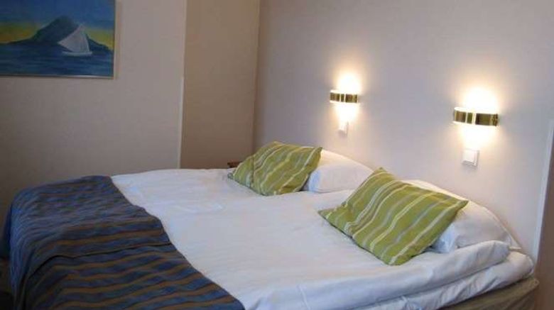 <b>Arthur Hotel Room</b>. Images powered by <a href="https://iceportal.shijigroup.com/" title="IcePortal" target="_blank">IcePortal</a>.