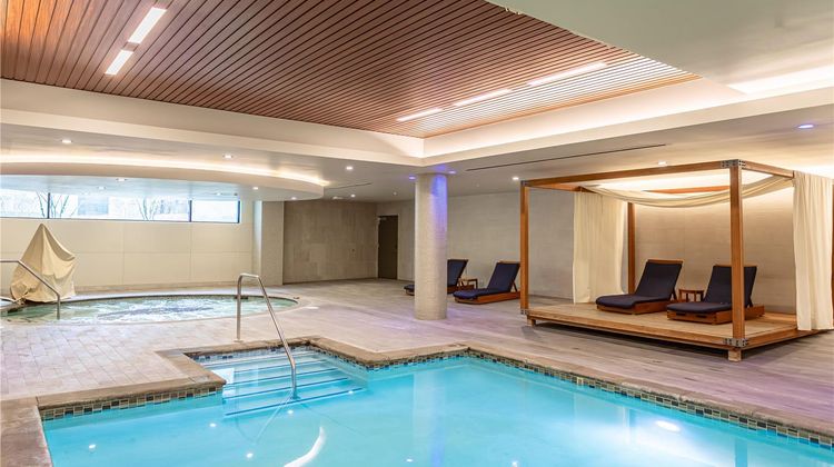 Hyatt Regency Lake Washington Pool