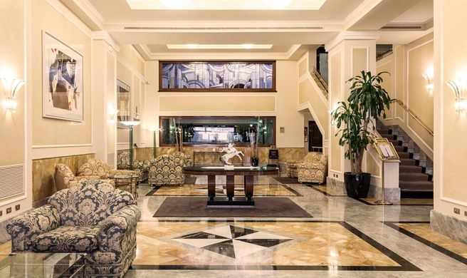 Adi Doria Grand Hotel Lobby