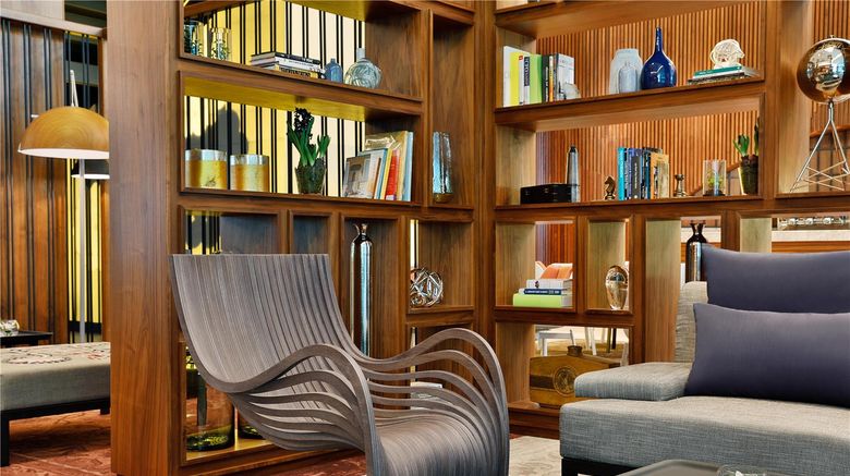 <b>DoubleTree by Hilton Dubai-Business Bay Lobby</b>. Images powered by <a href="https://iceportal.shijigroup.com/" title="IcePortal" target="_blank">IcePortal</a>.