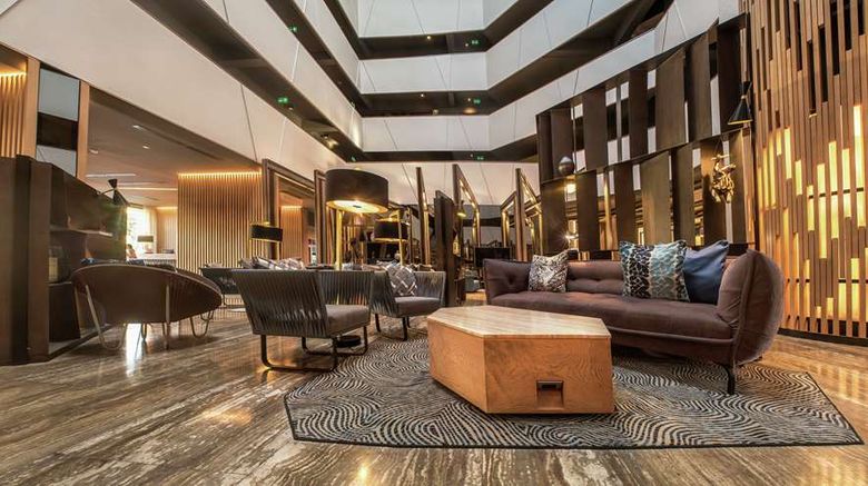 <b>DoubleTree by Hilton Hotel Iquitos Lobby</b>. Images powered by <a href="https://iceportal.shijigroup.com/" title="IcePortal" target="_blank">IcePortal</a>.