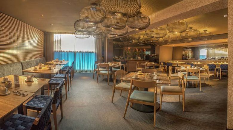 <b>DoubleTree by Hilton Hotel Iquitos Restaurant</b>. Images powered by <a href="https://iceportal.shijigroup.com/" title="IcePortal" target="_blank">IcePortal</a>.