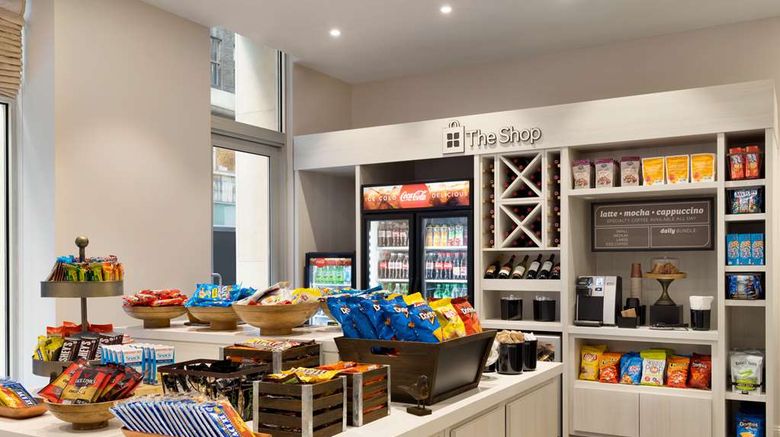 <b>Hilton Garden Inn NY Times Square South Restaurant</b>. Images powered by <a href="https://iceportal.shijigroup.com/" title="IcePortal" target="_blank">IcePortal</a>.