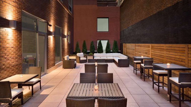 <b>Hilton Garden Inn NY Times Square South Exterior</b>. Images powered by <a href="https://iceportal.shijigroup.com/" title="IcePortal" target="_blank">IcePortal</a>.