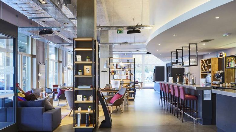 <b>Campanile Paris Saclay Lobby</b>. Images powered by <a href="https://iceportal.shijigroup.com/" title="IcePortal" target="_blank">IcePortal</a>.
