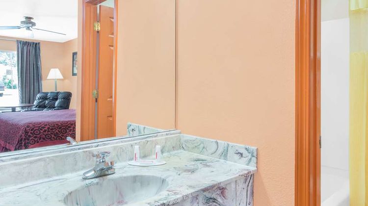 Americas Best Value Inn Kosciusko Room