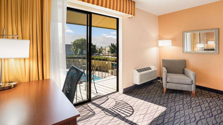 <b>SureStay Hotel Wenatchee Pool</b>. Images powered by <a href="https://iceportal.shijigroup.com/" title="IcePortal" target="_blank">IcePortal</a>.