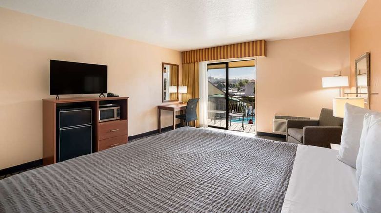 <b>SureStay Hotel Wenatchee Pool</b>. Images powered by <a href="https://iceportal.shijigroup.com/" title="IcePortal" target="_blank">IcePortal</a>.