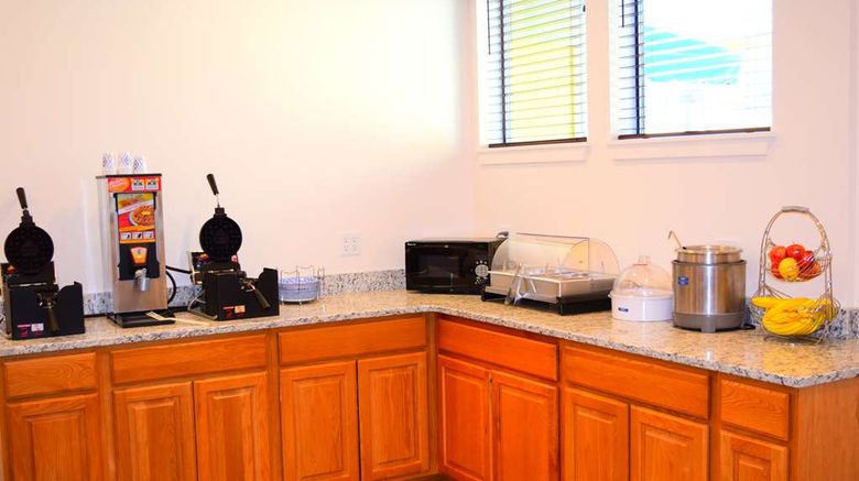 <b>SureStay Hotel Wenatchee Restaurant</b>. Images powered by <a href="https://iceportal.shijigroup.com/" title="IcePortal" target="_blank">IcePortal</a>.