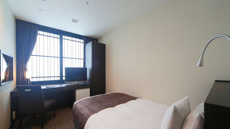 <b>Kyoto Tower Hotel Room</b>. Images powered by <a href="https://iceportal.shijigroup.com/" title="IcePortal" target="_blank">IcePortal</a>.