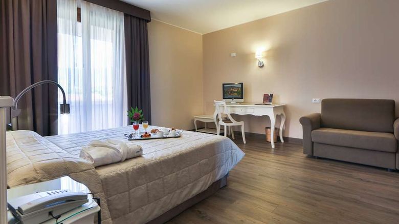 <b>Bonotto Hotel Belvedere Room</b>. Images powered by <a href="https://iceportal.shijigroup.com/" title="IcePortal" target="_blank">IcePortal</a>.