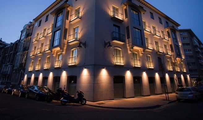 Nexus Valladolid Suites & Hotel Exterior