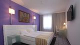 <b>Hotel Phoenix Room</b>. Images powered by <a href="https://iceportal.shijigroup.com/" title="IcePortal" target="_blank">IcePortal</a>.