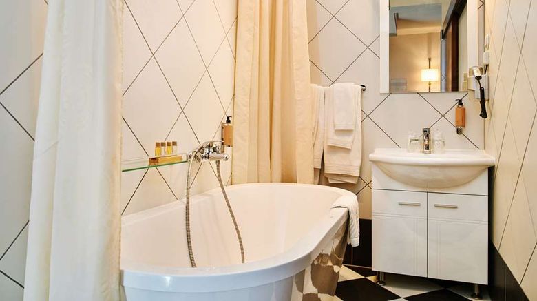 <b>Hotel Phoenix Room</b>. Images powered by <a href="https://iceportal.shijigroup.com/" title="IcePortal" target="_blank">IcePortal</a>.