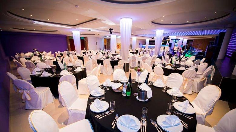 <b>Hotel Phoenix Restaurant</b>. Images powered by <a href="https://iceportal.shijigroup.com/" title="IcePortal" target="_blank">IcePortal</a>.