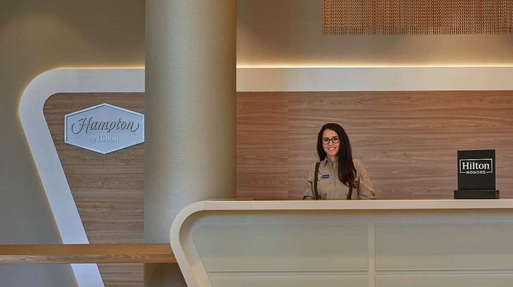 Hampton by Hilton Berlin Alexanderplatz Lobby