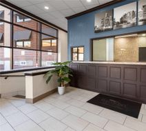 Baymont Inn & Suites Downtown Detroit Lobby