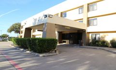 Baymont Inn & Suites Plano