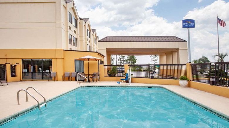 <b>Baymont Inn & Suites Saraland Pool</b>. Images powered by <a href="https://iceportal.shijigroup.com/" title="IcePortal" target="_blank">IcePortal</a>.
