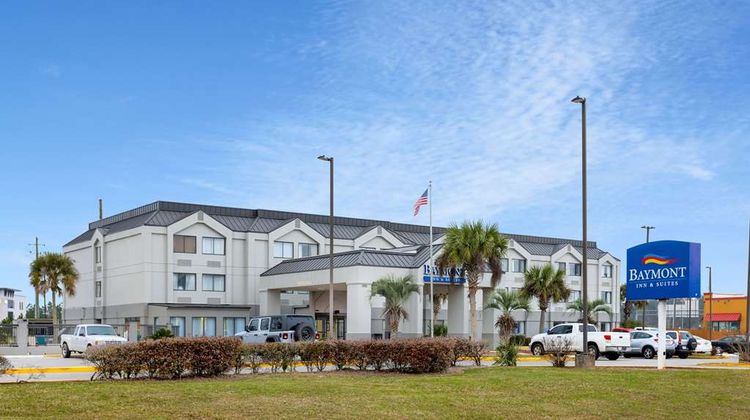 Baymont Inn & Suites Saraland Exterior