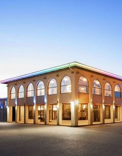 Baymont Inn& Suites Medicine Hat