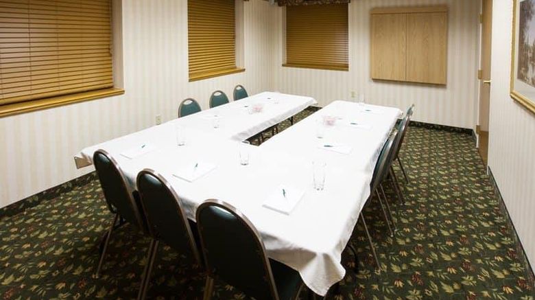 <b>Baymont Inn & Suites Mishawaka Meeting</b>. Images powered by <a href="https://iceportal.shijigroup.com/" title="IcePortal" target="_blank">IcePortal</a>.