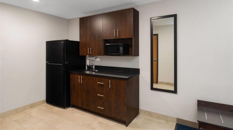 Baymont Inn & Suites Oacoma Room