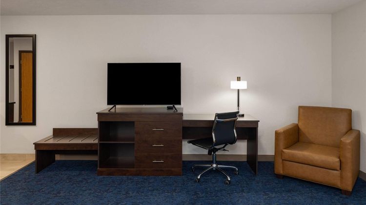 Baymont Inn & Suites Oacoma Room