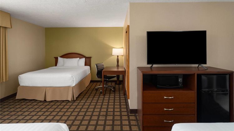 Baymont Inn & Suites Oacoma Suite