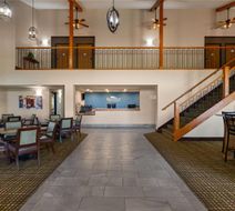 Baymont Inn & Suites Oacoma Lobby