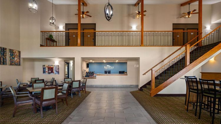 Baymont Inn & Suites Oacoma Lobby