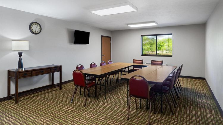 Baymont Inn & Suites Oacoma Meeting