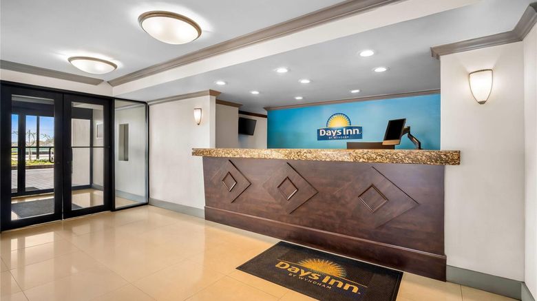 <b>Days Inn Florida City Lobby</b>. Images powered by <a href="https://iceportal.shijigroup.com/" title="IcePortal" target="_blank">IcePortal</a>.