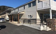 Howard Johnson by Wyndham Lake George