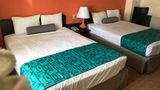 Howard Johnson by Wyndham Lake George Room