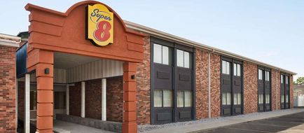 Super 8 Des Moines Exterior