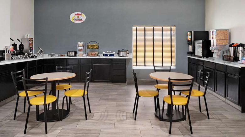 <b>Super 8 Des Moines Restaurant</b>. Images powered by <a href="https://iceportal.shijigroup.com/" title="IcePortal" target="_blank">IcePortal</a>.