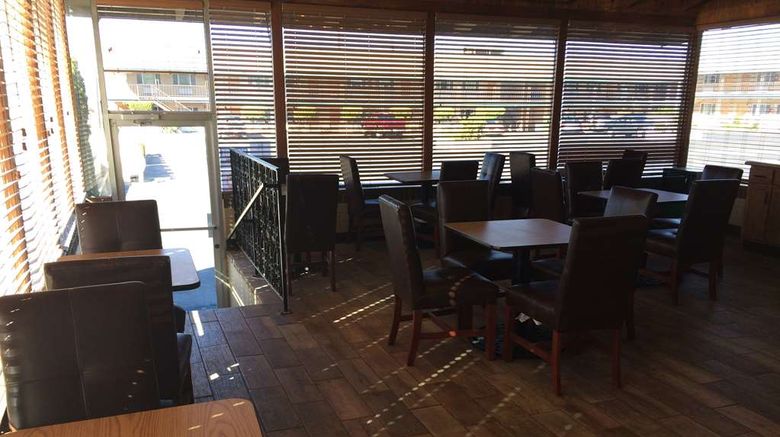 <b>Travelodge Hawthorne Restaurant</b>. Images powered by <a href="https://iceportal.shijigroup.com/" title="IcePortal" target="_blank">IcePortal</a>.
