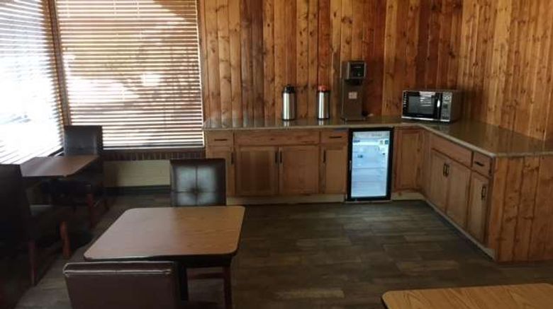 <b>Travelodge Hawthorne Restaurant</b>. Images powered by <a href="https://iceportal.shijigroup.com/" title="IcePortal" target="_blank">IcePortal</a>.