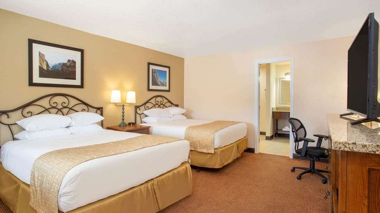 <b>Travelodge Hawthorne Room</b>. Images powered by <a href="https://iceportal.shijigroup.com/" title="IcePortal" target="_blank">IcePortal</a>.
