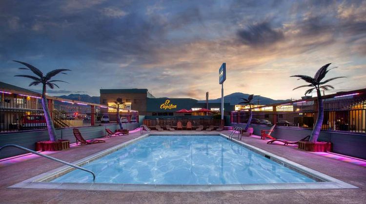 Travelodge Hawthorne Pool