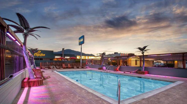 Travelodge Hawthorne Pool