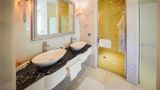 Wellborn Luxury Hotel Suite